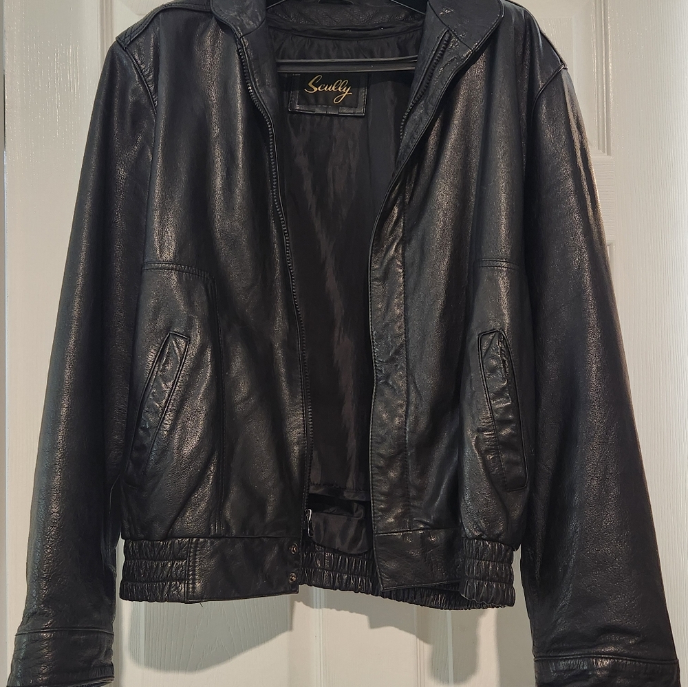 Scully Men's Size 42 Black Lambskin Bomber Jacket with Ribbed Cuffs and Zipper
